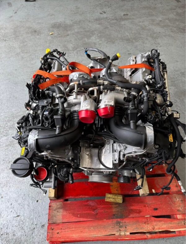 photo_5972129829157014655_y.jpg BMW F90 M5 S63B44T4 Engine 2020